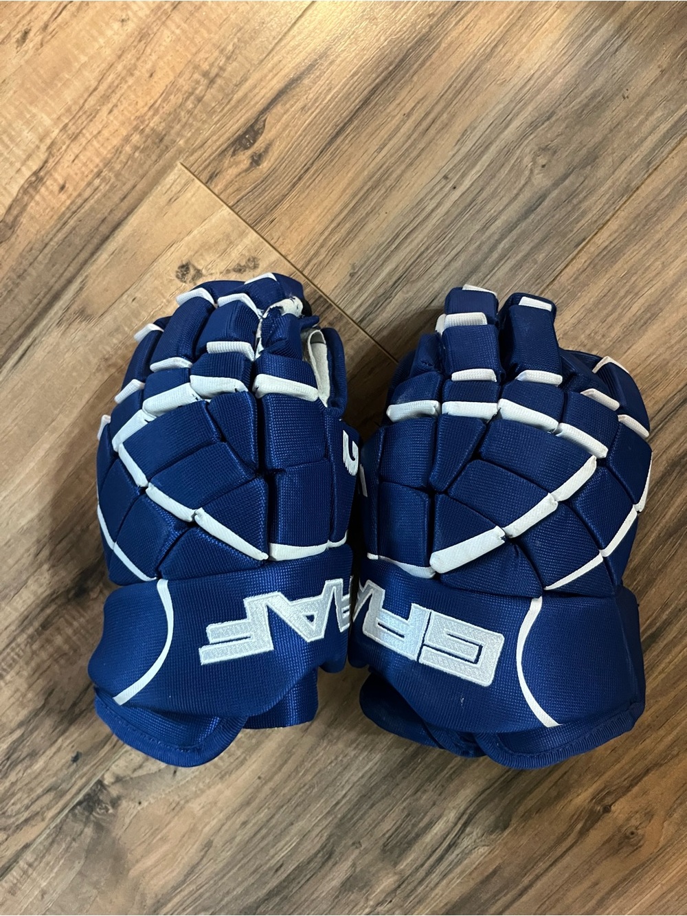 Graf 10” Junior Hockey Gloves